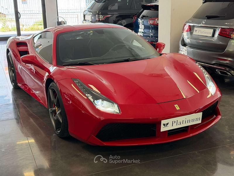 Usata Ferrari 488 670 CV (492 kW) 2018 Rosso Coupé