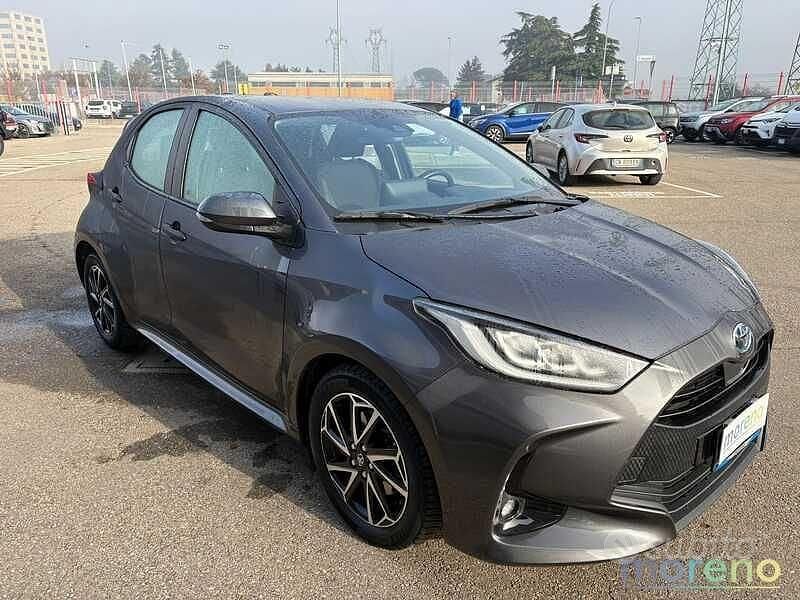 Usata Toyota Yaris Hybrid Trend 116 CV (85 kW) 2022 Grigio Utilitaria