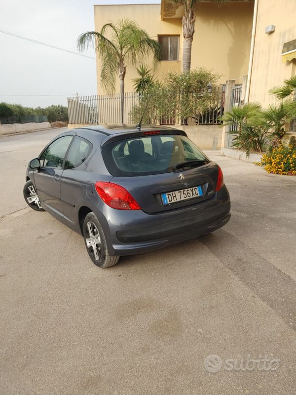 Usata Peugeot 207 70 CV (51 kW) 2007 Grigio Utilitaria