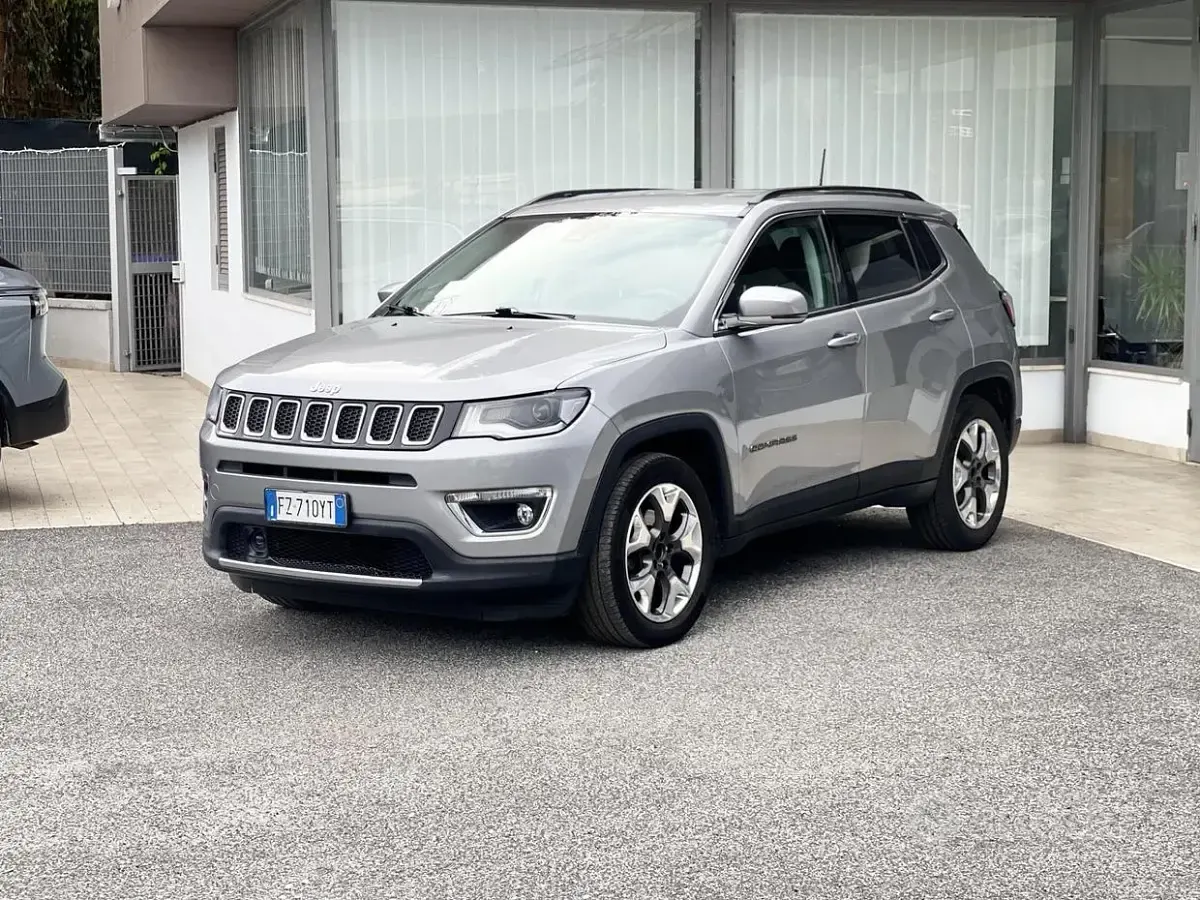 Usata Jeep Compass Limited 140 CV (102 kW) 2020 Grigio SUV