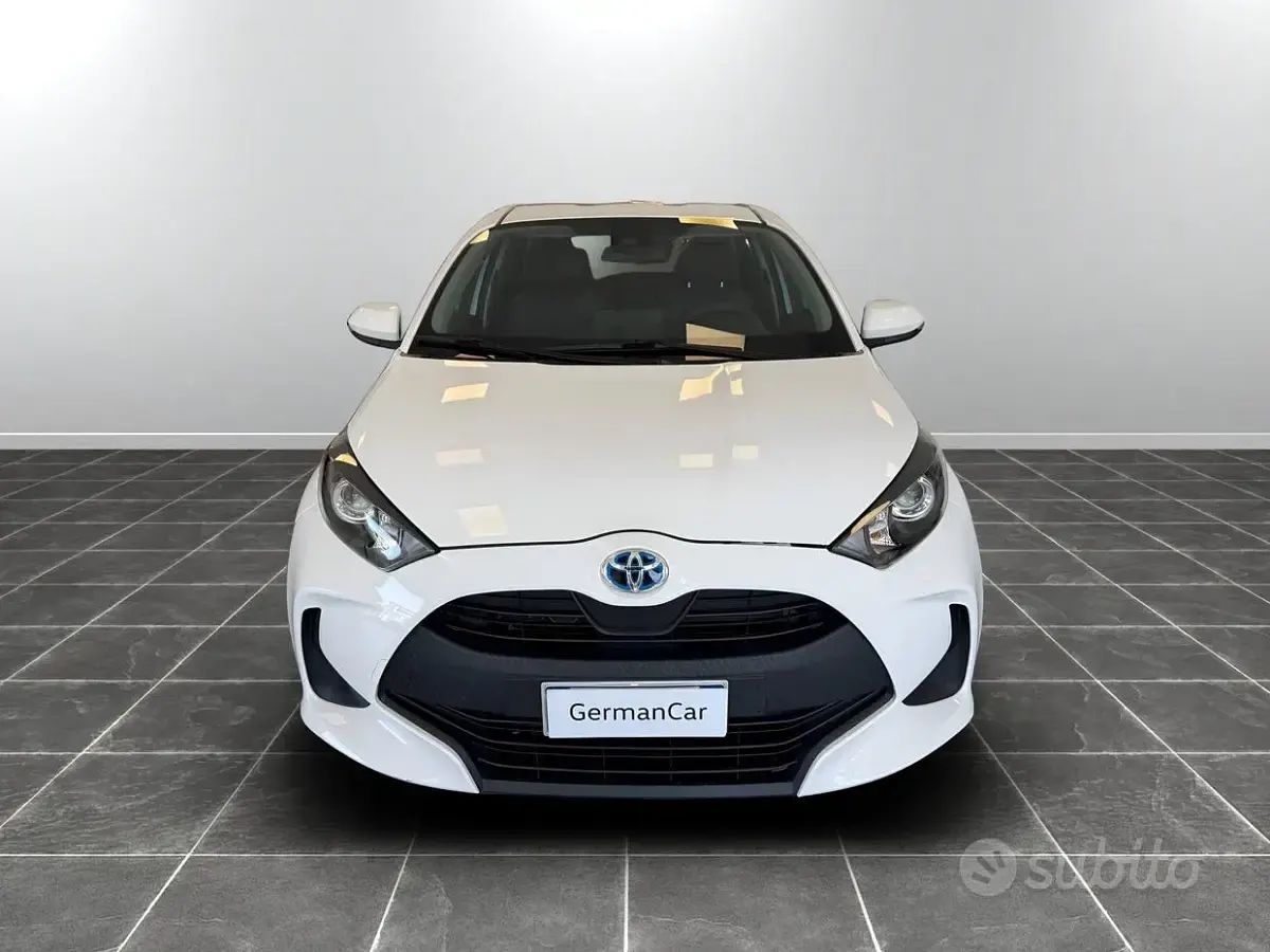 Gebraucht Toyota Yaris Hybrid Business Edition 92 PS (67 kW) 2022 Limousine