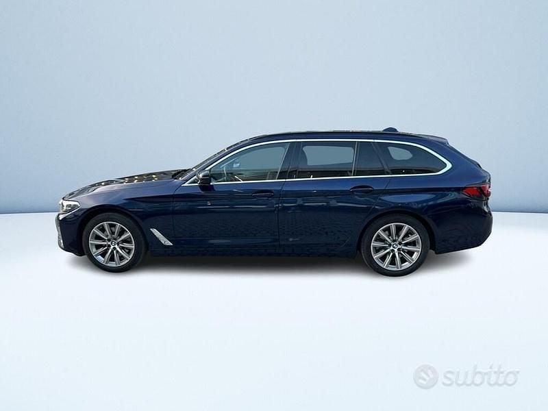 Usata BMW 520 Luxury Line 190 CV (139 kW) 2021 Blu metallizzato Station wagon