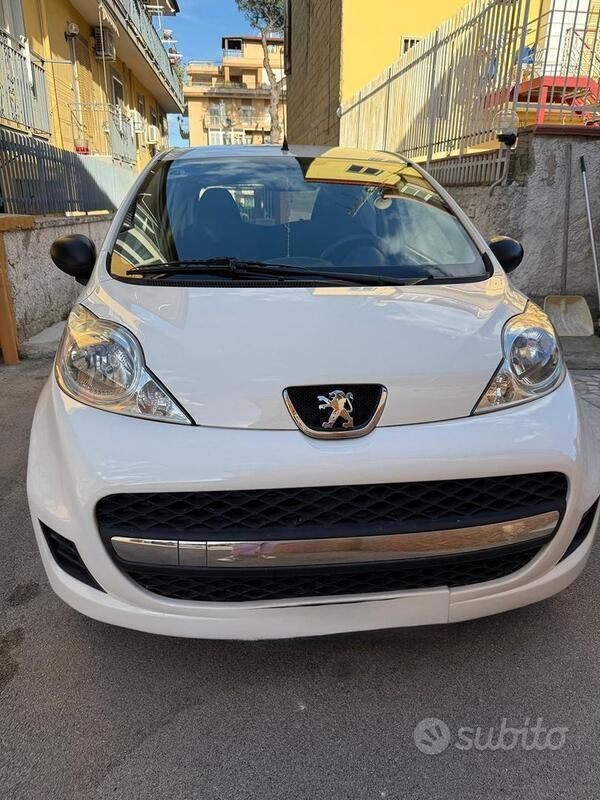 Usata Peugeot 107 Allure 68 CV (50 kW) 2009 Bianco Utilitaria