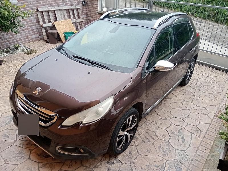 Usata Peugeot 2008 Allure 115 CV (84 kW) 2014 Marrone SUV