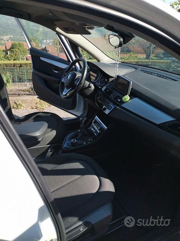Usata BMW 216 Active Tourer Efficient Dynamics 95 CV (69 kW) 2016 Bianco Monovolume