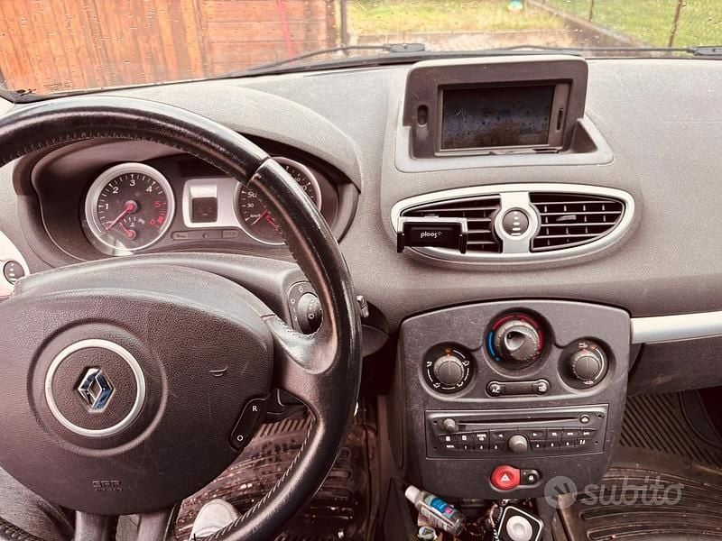 Usata Renault Clio II Dynamique 86 CV (63 kW) 2010 Grigio Berlina