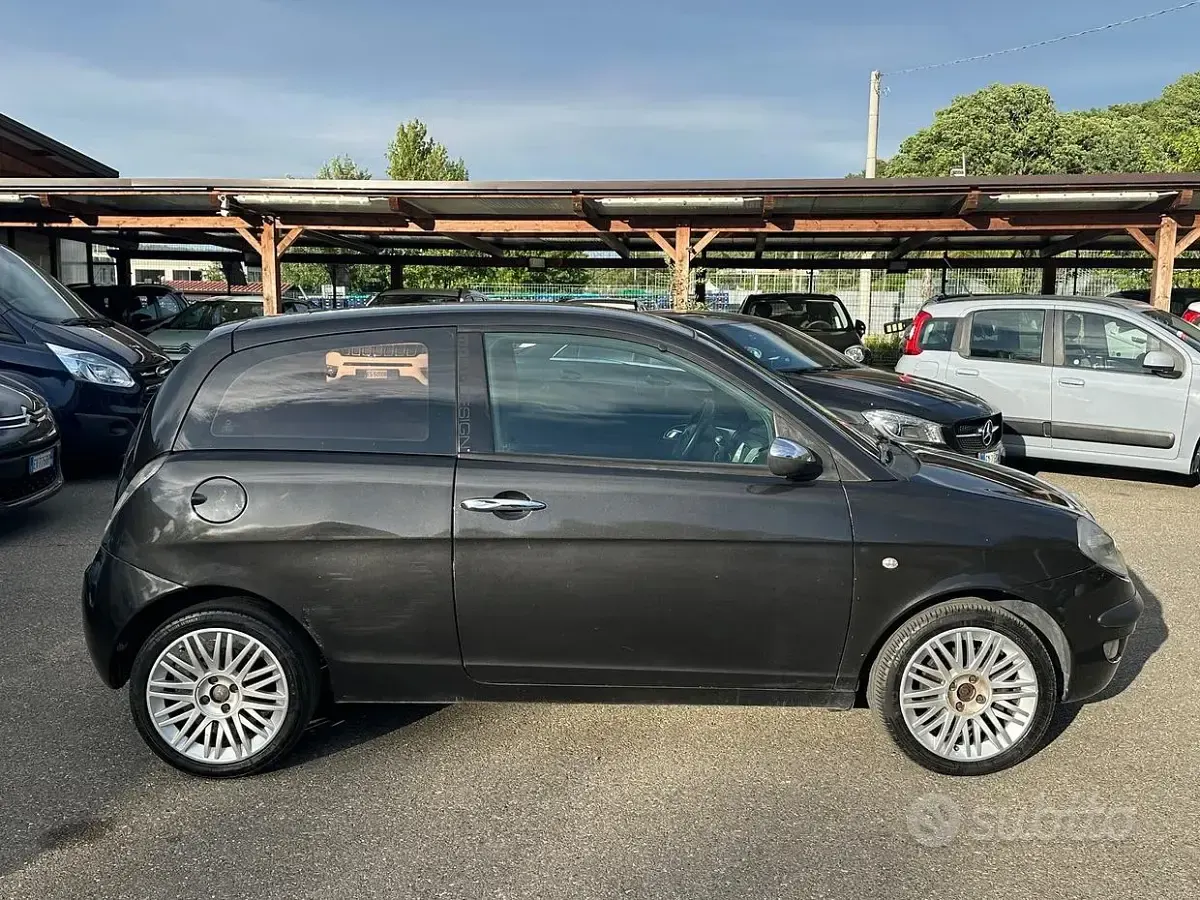 Usata Lancia Ypsilon 69 CV (50 kW) 2006 Nero Utilitaria