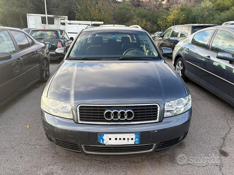 Usata Audi A4 130 CV (95 kW) 2004 Grigio Station wagon