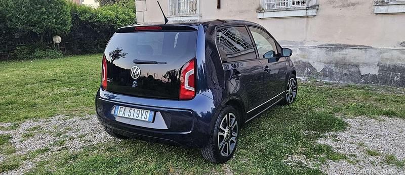 Usata VW up! high up! 75 CV (55 kW) 2015 Utilitaria