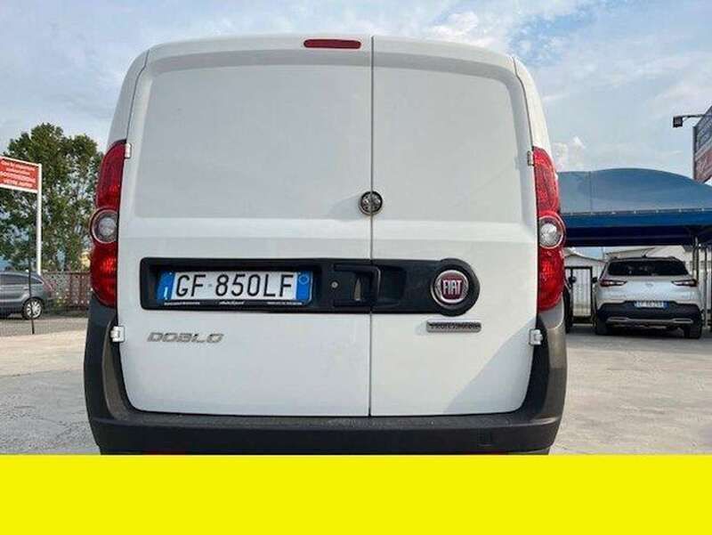 Usata Fiat Doblò S 105 CV (77 kW) 2021 Bianco Monovolume