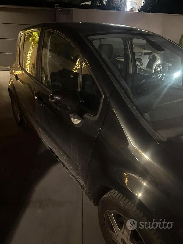 Usata Renault Modus 105 CV (77 kW) 2010 Nero Monovolume