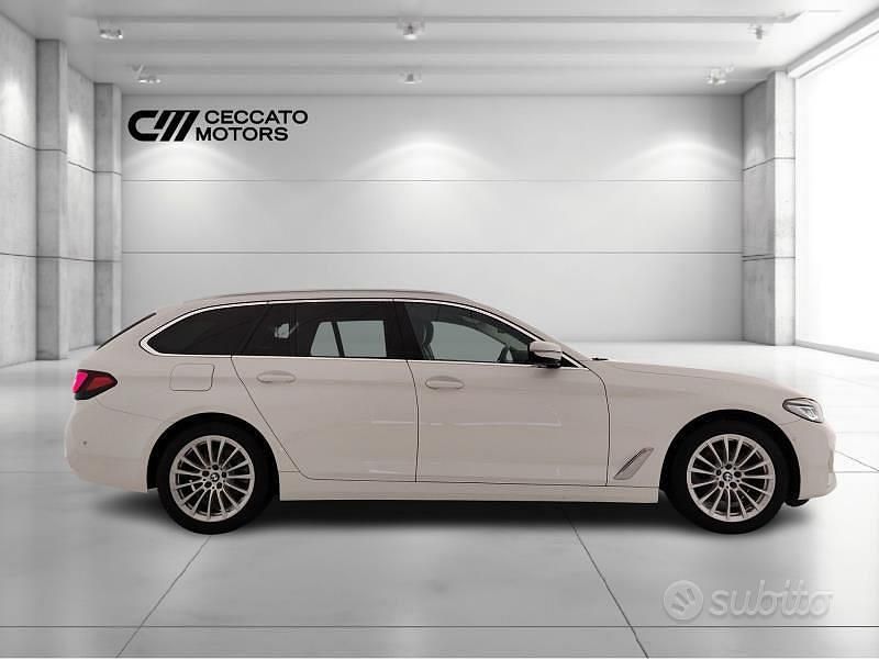 Usata BMW 520 Luxury Line 190 CV (139 kW) 2022 Bianco Station wagon