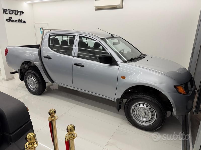 Usata Mitsubishi L200 Invite 136 CV (100 kW) 2007 Grigio Pick-up