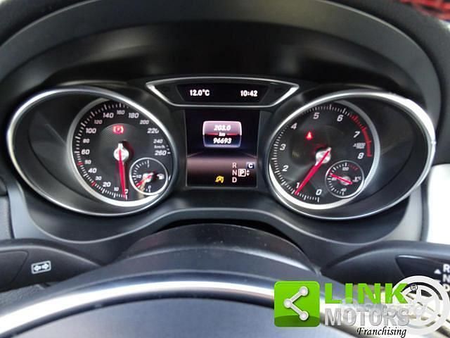 Usata Mercedes CLA200 Premium 156 CV (114 kW) 2019 Grigio Berlina