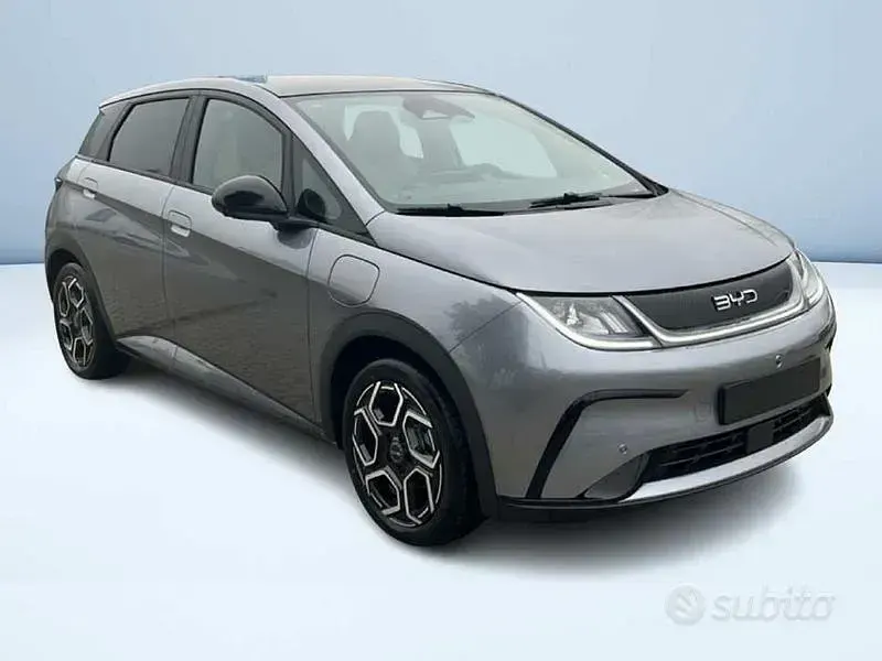 Nuova BYD Dolphin Design 149 kW (203 CV) 2026 Grigio Utilitaria