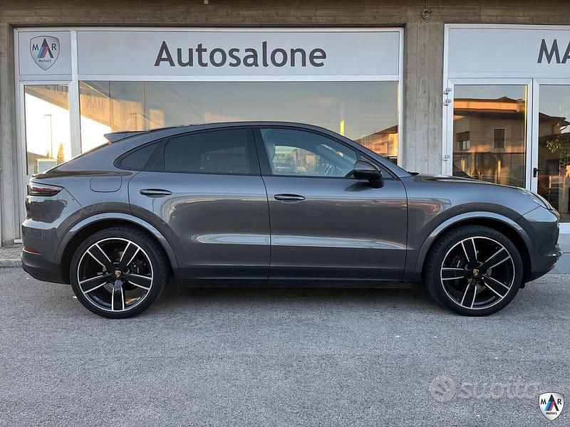 Usata Porsche Cayenne 339 CV (249 kW) 2021 Grigio SUV