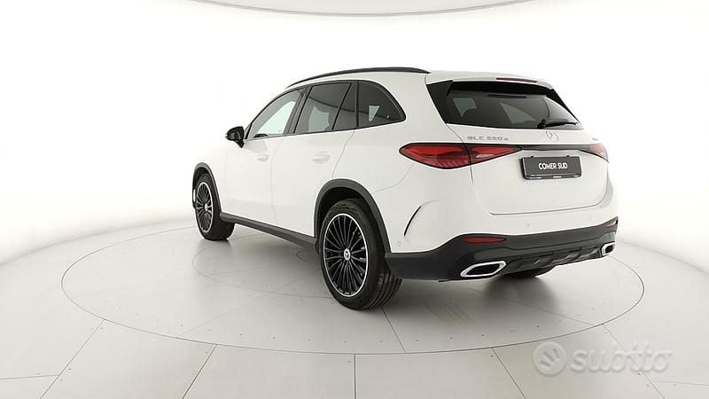 Usata Mercedes GLC220 AMG 197 CV (144 kW) 2023 Bianco SUV