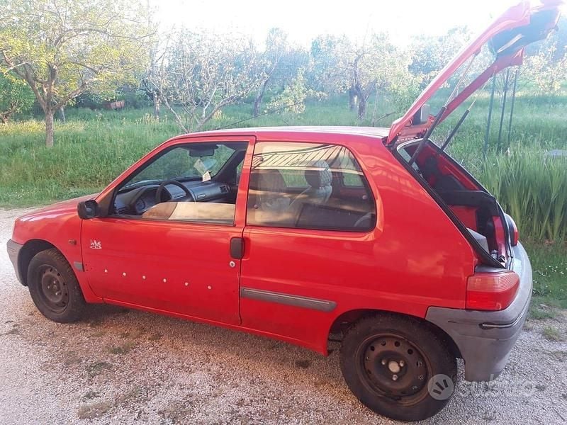 Usata Peugeot 106 50 CV (36 kW) 1997 Rosso Utilitaria