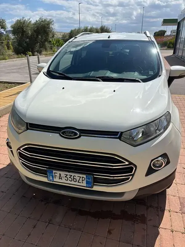 Usata Ford Ecosport Titanium 95 CV (69 kW) 2015 Bianco SUV