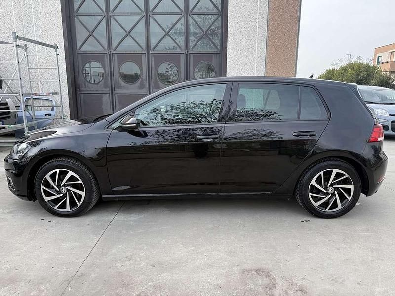Usata VW Golf VII Executive 131 CV (96 kW) 2018 Berlina