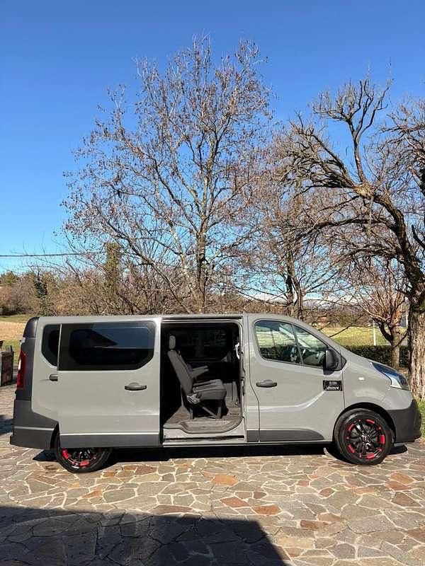 Usata Renault Trafic Expression 145 CV (106 kW) 2018 Grigio Monovolume