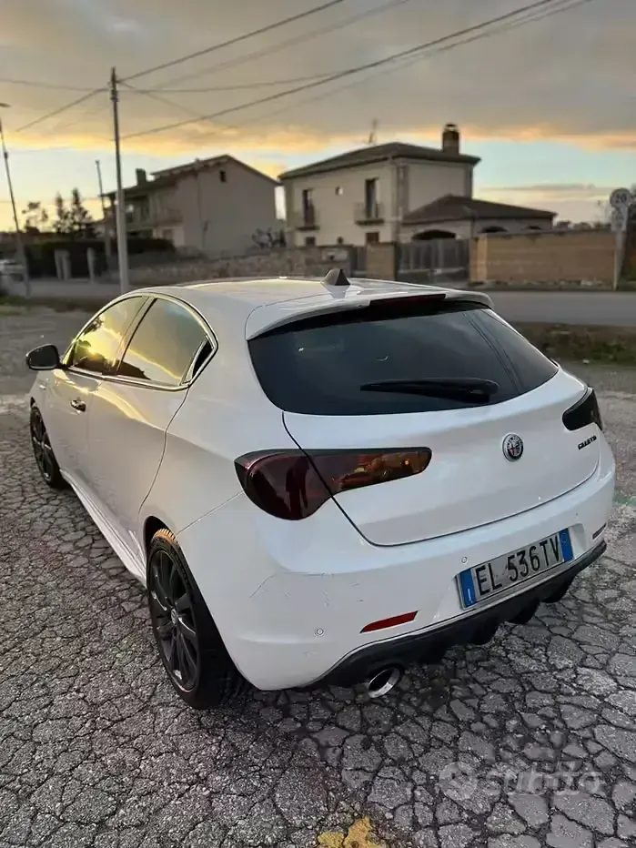 Usata Alfa Romeo Giulietta 109 CV (80 kW) 2012 Utilitaria