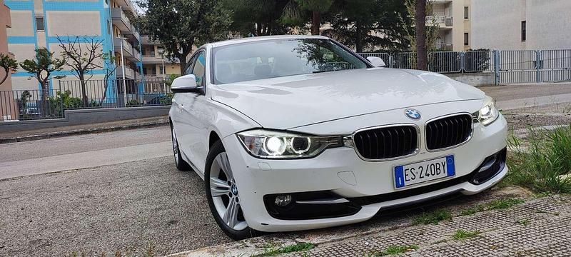 Usata 2013 BMW 318 Gran Turismo M Sport Tre volumi | 9200 € (Buon prezzo) - Immagine 1/4