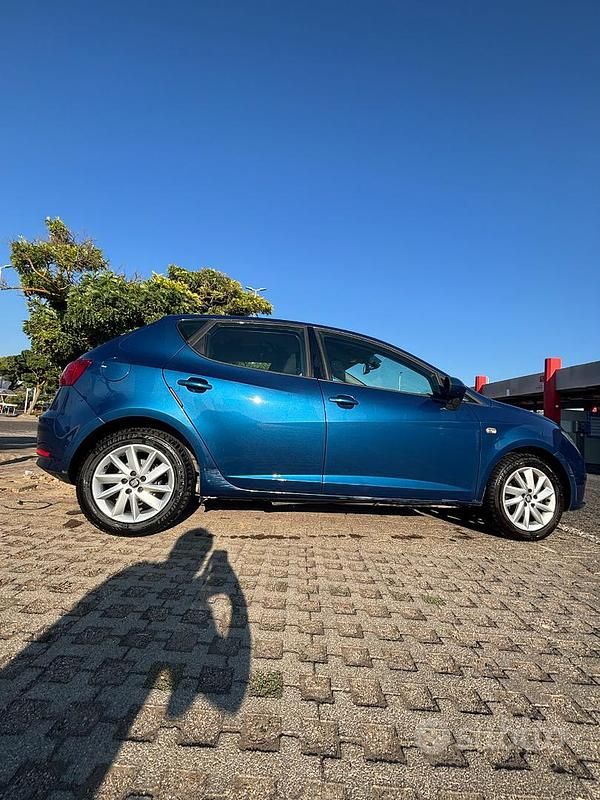 Usata Seat Ibiza 70 CV (51 kW) 2014 Blu Berlina