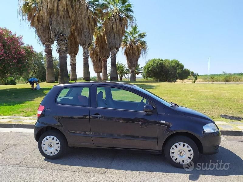 Nero Usata 2008 VW Fox Due volumi | 3000 € (Buon prezzo) - Immagine 1/4