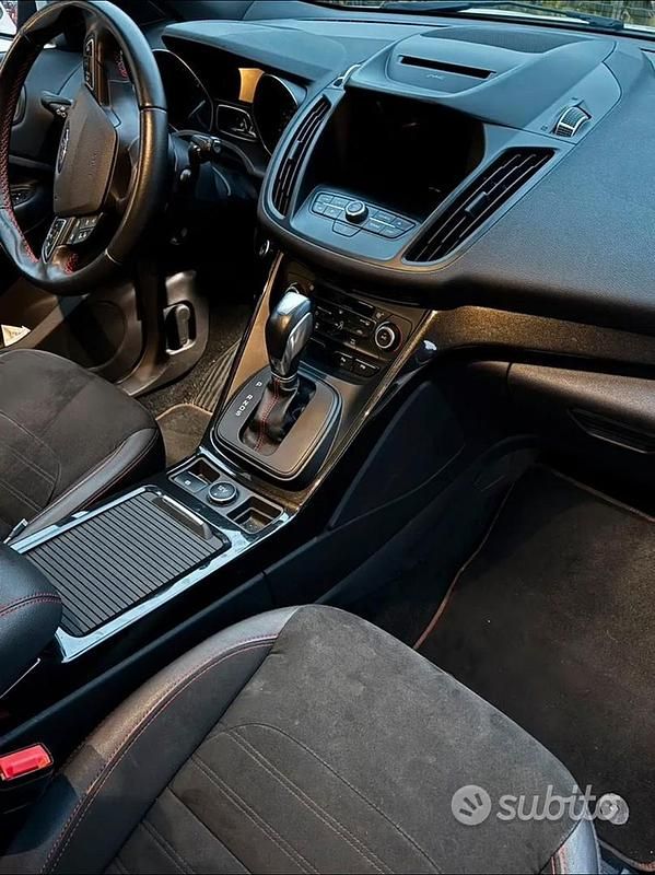 Usata Ford Kuga ST-Line 120 CV (88 kW) 2018 Bianco SUV