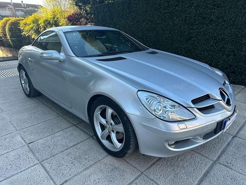 Usata Mercedes SLK280 231 CV (169 kW) 2006 Argento Cabrio