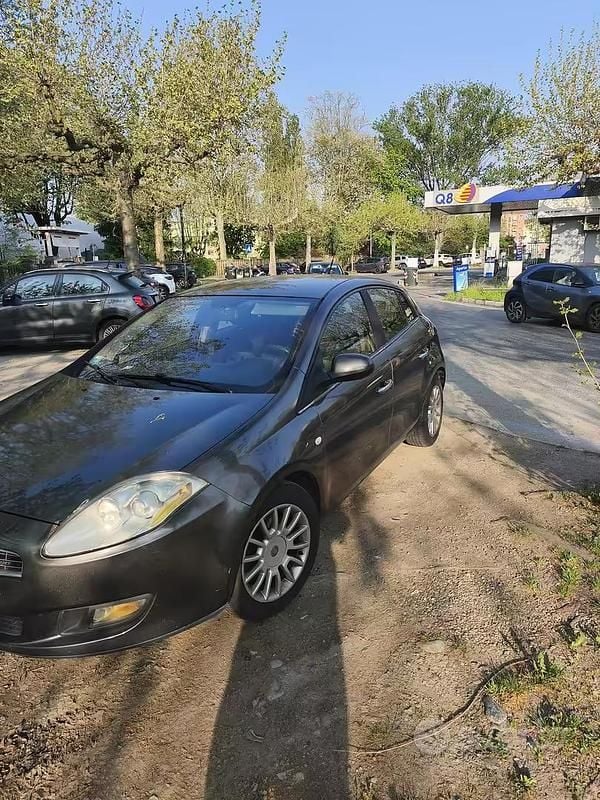 Usata Fiat 1600 120 CV (88 kW) 2009 Grigio Berlina