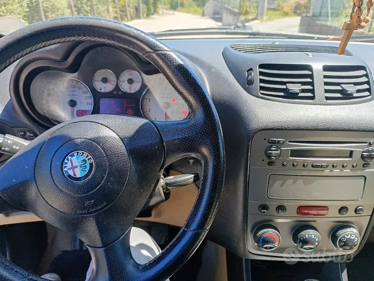 Usata Alfa Romeo 147 105 CV (77 kW) 2008 Nero Utilitaria