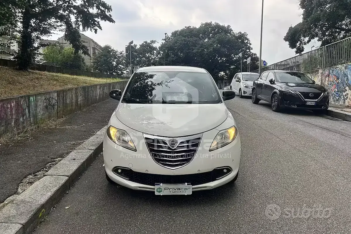 Usata Lancia Ypsilon S 85 CV (62 kW) 2011 Bianco Utilitaria