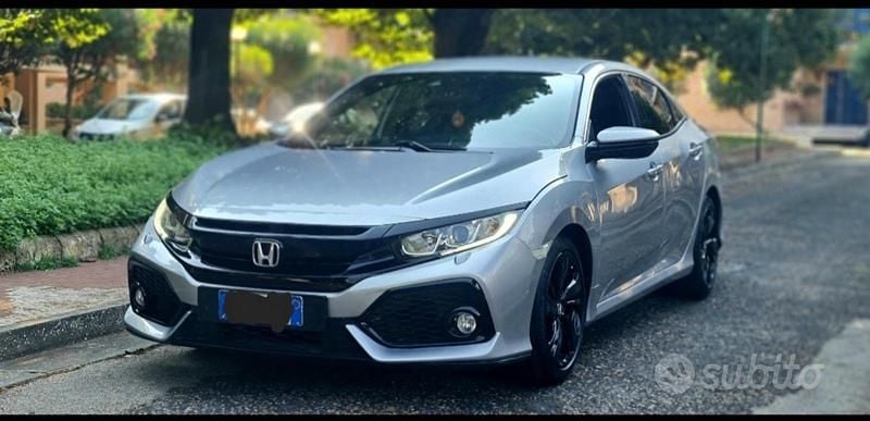 Grigio Usata 2018 Honda Civic Executive Due volumi | 16.900 € (Ottimo prezzo) - Immagine 1/4