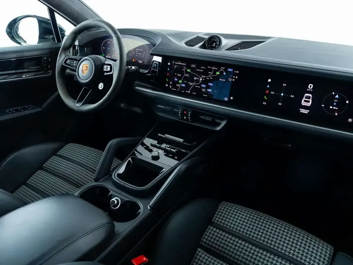 Usata Porsche Cayenne 470 CV (345 kW) 2024 Gesso SUV