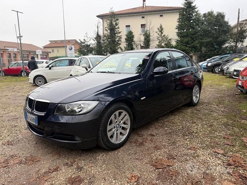 Usata BMW 320 Efficient Dynamics 177 CV (130 kW) 2007 Blu Berlina
