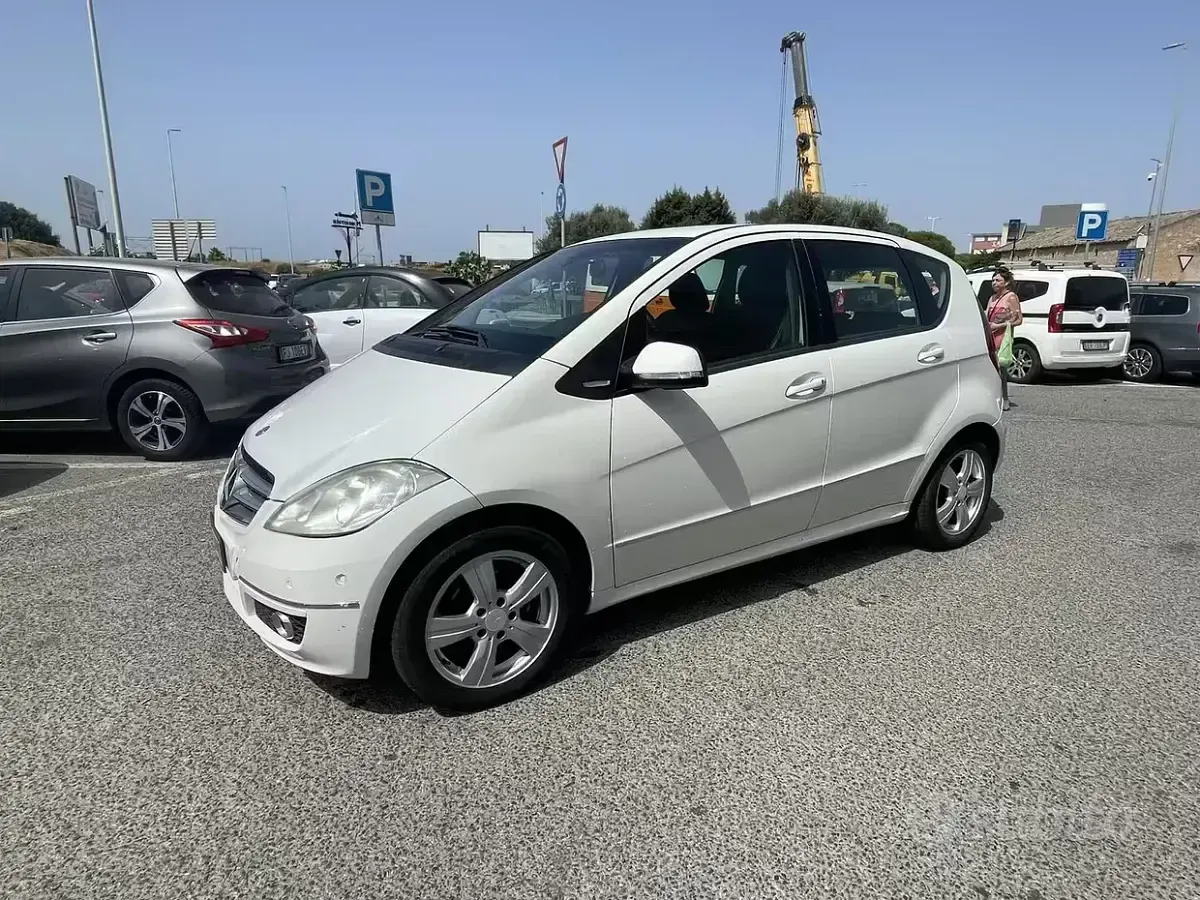Usata Mercedes A160 95 CV (69 kW) 2012 Bianco Utilitaria