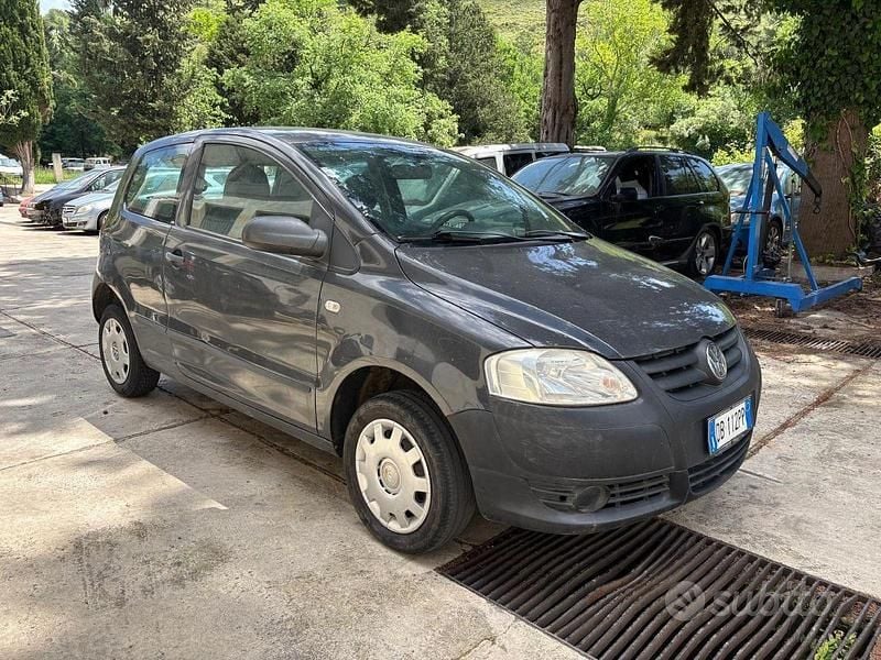 Usata VW Fox 54 CV (39 kW) 2006 Grigio Utilitaria