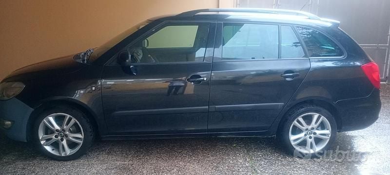 Nero Usata 2010 Skoda Fabia Berlina | 2000 € (Buon prezzo) - Immagine 1/4