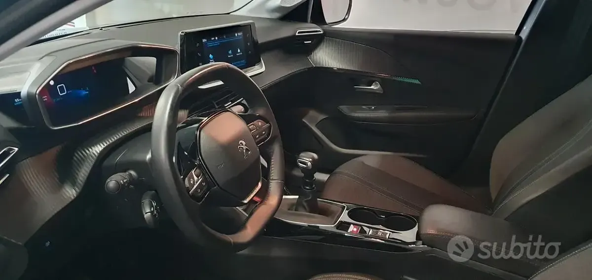 Usata Peugeot 208 Allure 102 CV (75 kW) 2022 Grigio Utilitaria