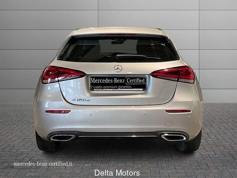 Usata Mercedes A180 116 CV (85 kW) 2021 Argento Utilitaria