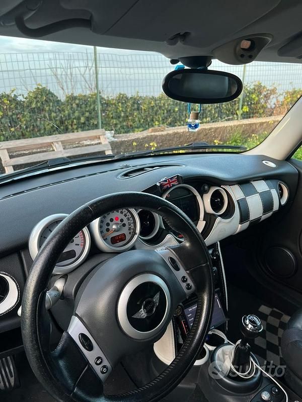 Usata Mini Cooper S 163 CV (119 kW) 2003 Grigio Utilitaria