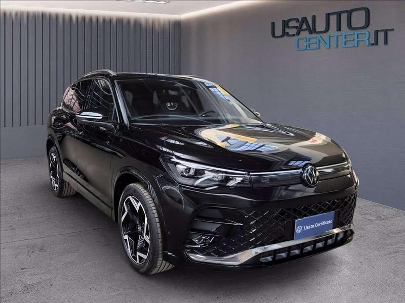 Usata VW Tiguan R-line 150 CV (110 kW) 2024 Grenadill black metallizzato SUV