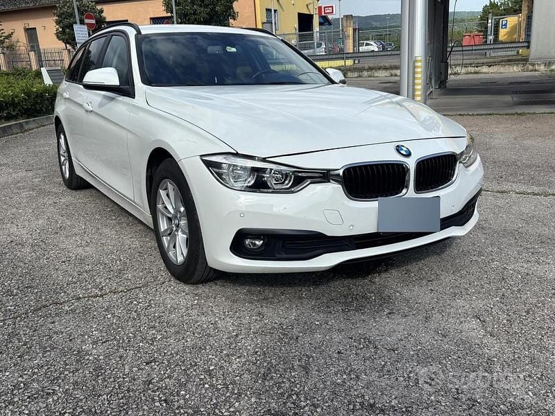 Usata BMW 318 Advantage 150 CV (110 kW) 2018 Bianco Station wagon