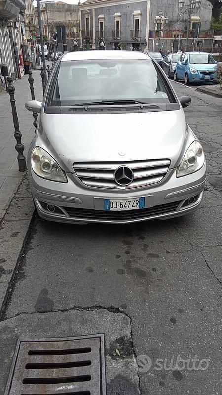 Usata Mercedes B180 2008 Grigio Monovolume