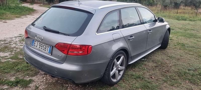 Usata Audi A4 Advanced Plus 143 CV (105 kW) 2011 Grigio Station wagon