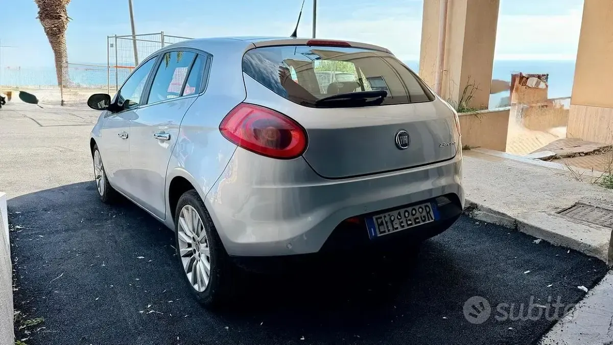 Usata Fiat Bravo 120 CV (88 kW) 2012 Grigio Utilitaria