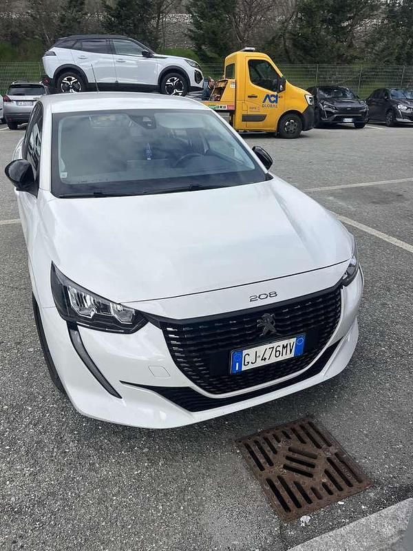 Usata Peugeot 208 GT 101 CV (74 kW) 2022 Other Utilitaria