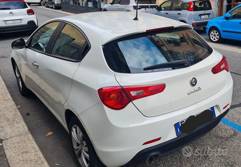 Usata Alfa Romeo Giulietta 120 CV (88 kW) 2016 Bianco Utilitaria